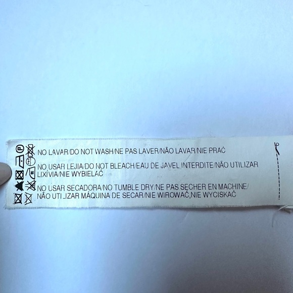 Zara Basic Women’s Top Silk Red Sz Medium Patterned Short Sleeve Ruffled - Picture 6 of 9